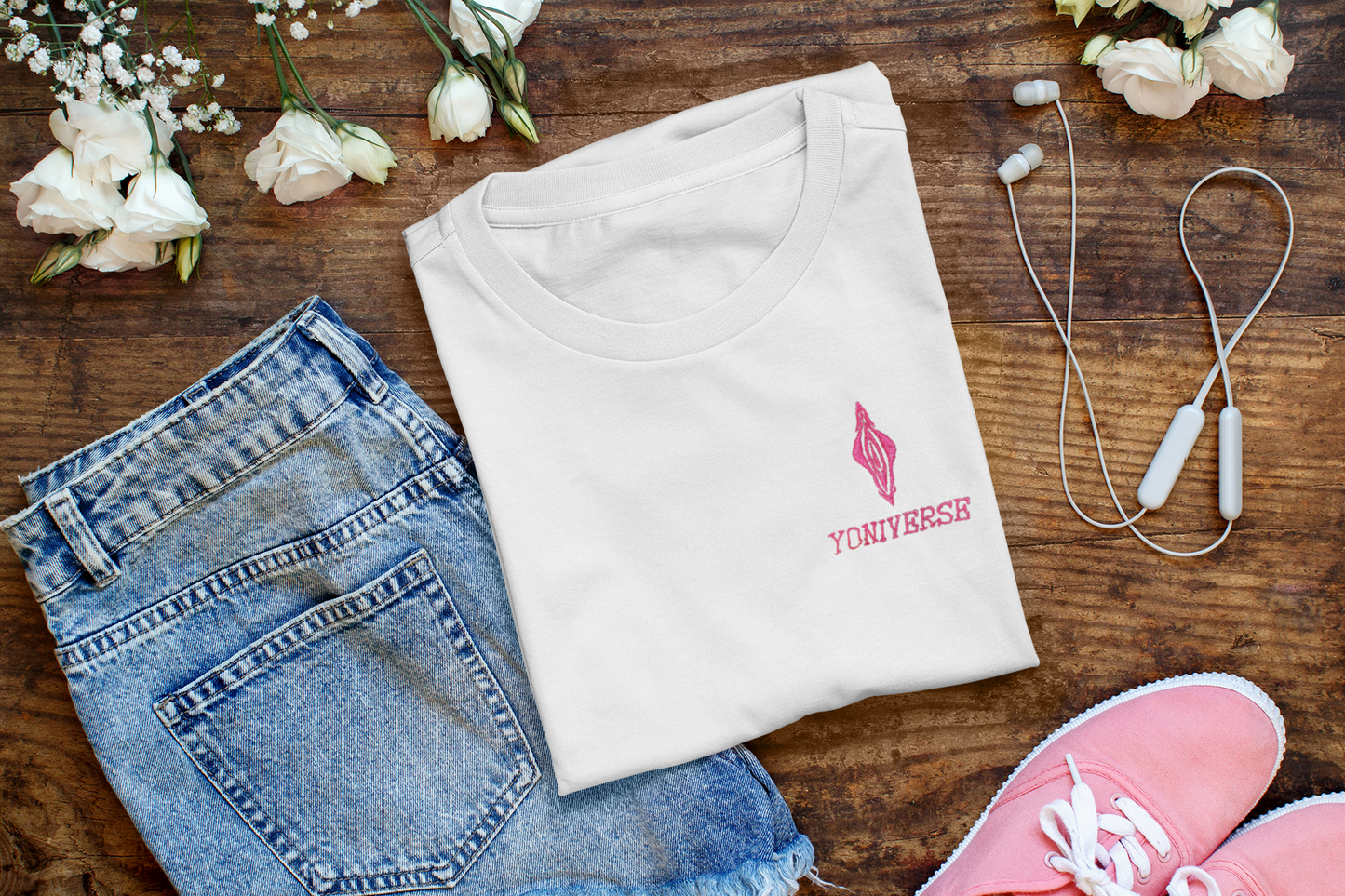 Besticktes Yoniverse T-Shirt / Damen Bio Baumwoll Women Empowerment Yoni Art Weiß S Matt Weiß
